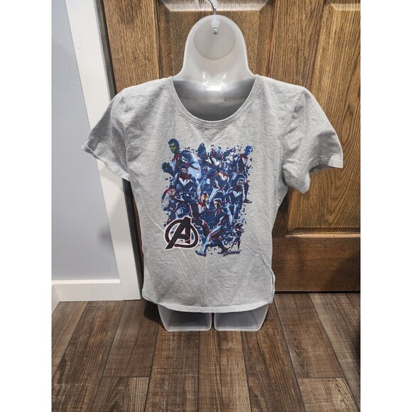 Marvel Tops - Women's Marvel Tee (M) Marvel Avengers Graphic. Grey. Short Sleeved.